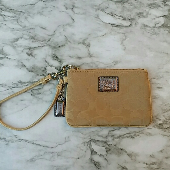 Coach Poppy Tan Wristel - Picture 1 of 3